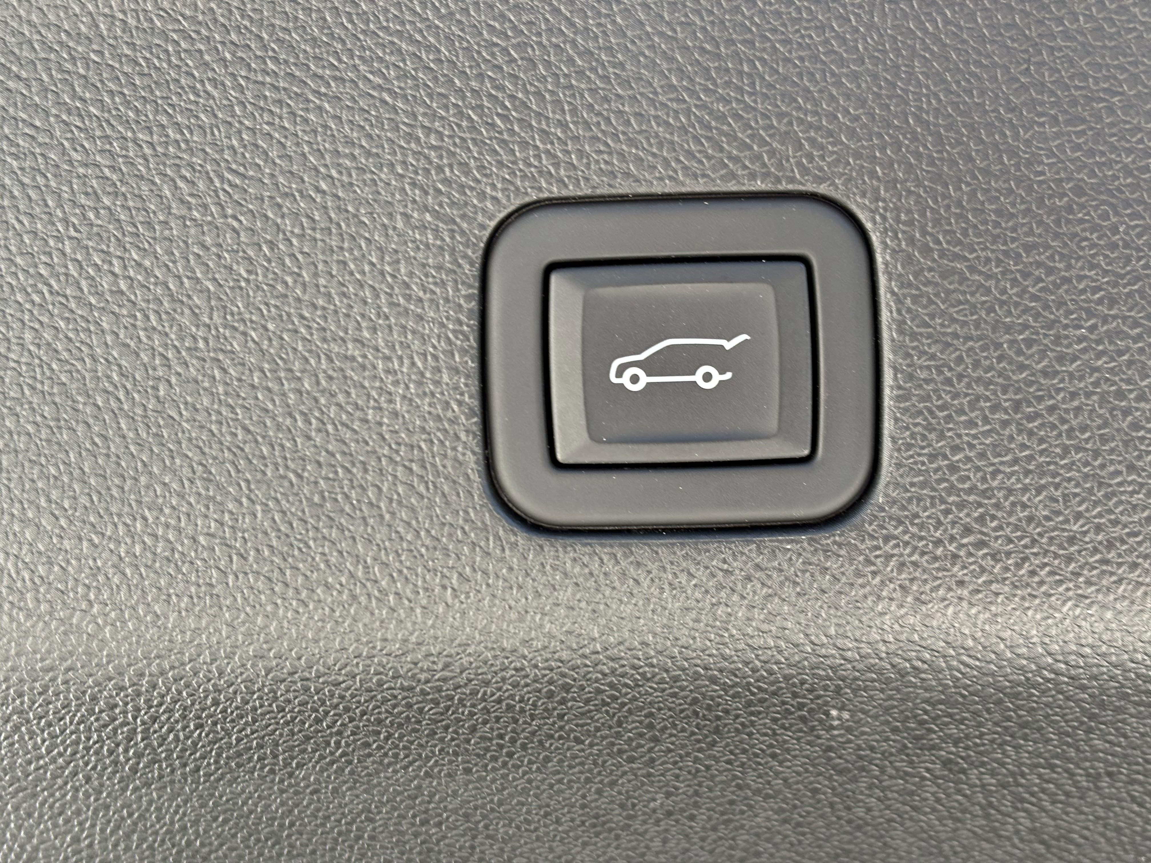 Used 2024 Cadillac Escalade ESV Premium Luxury w/ Performance Package AWD/4WD image 11