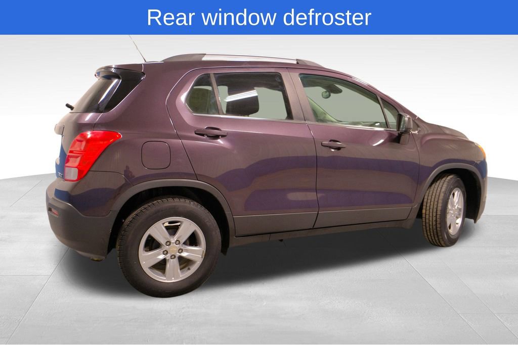 Used 2016 Chevrolet Trax LT w/ LT Sun and Sound Package image 8
