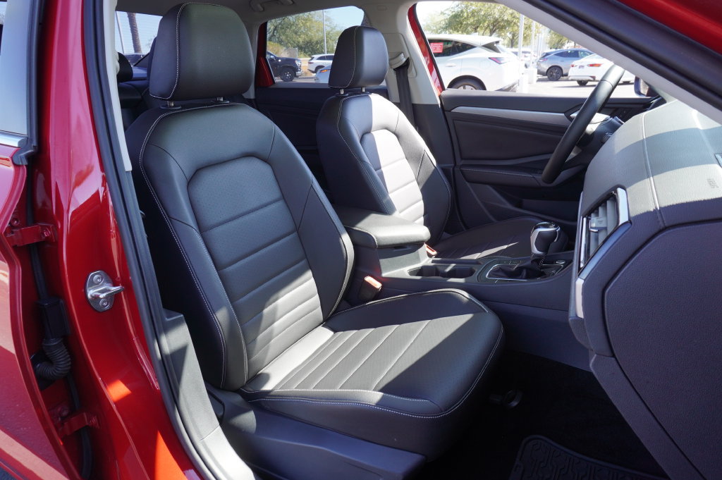 Used 2023 Volkswagen Jetta SE FWD image 12