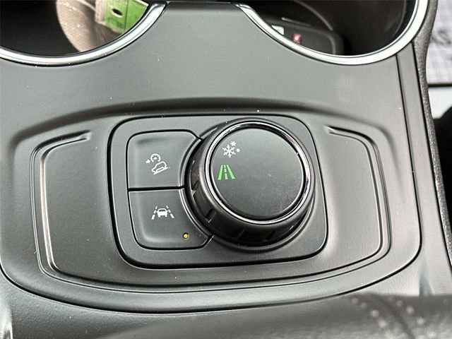 Certified 2024 GMC Terrain SLE FWD image 33