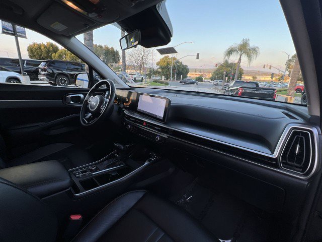 Used 2024 Kia Sorento S image 29