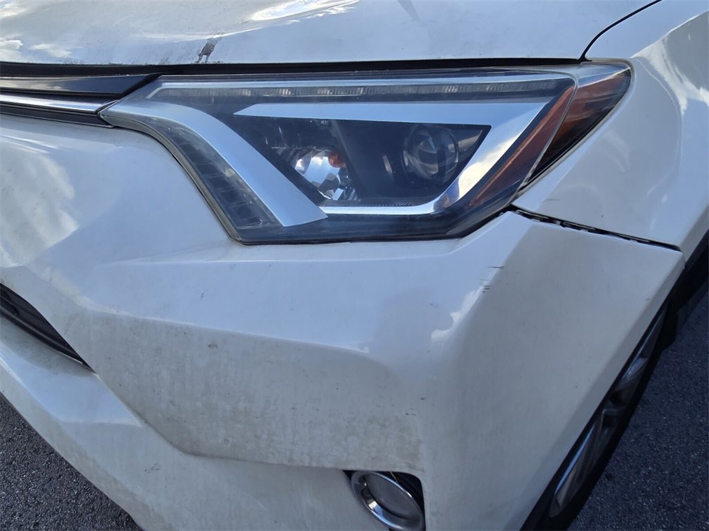 Used 2016 Toyota RAV4 Limited image 10