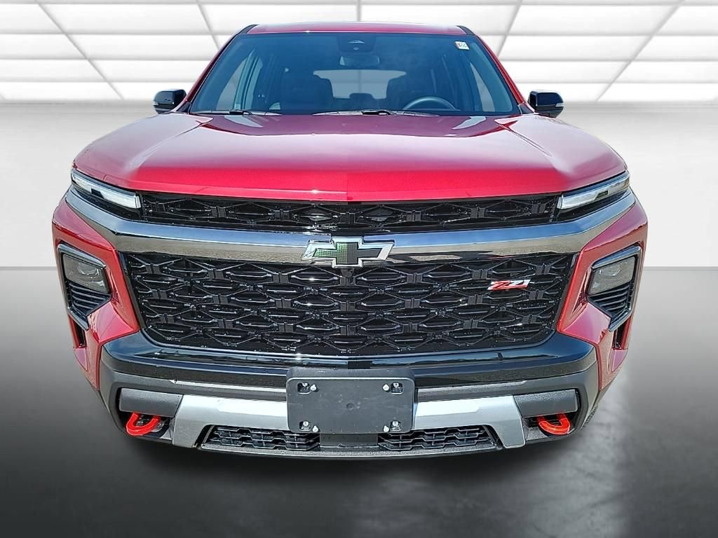 New 2026 Chevrolet Traverse Z71 w/ LPO, Floor Liner Package AWD/4WD video 2