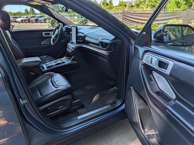Used 2020 Ford Explorer Platinum w/ Premium Technology Package AWD/4WD image 12