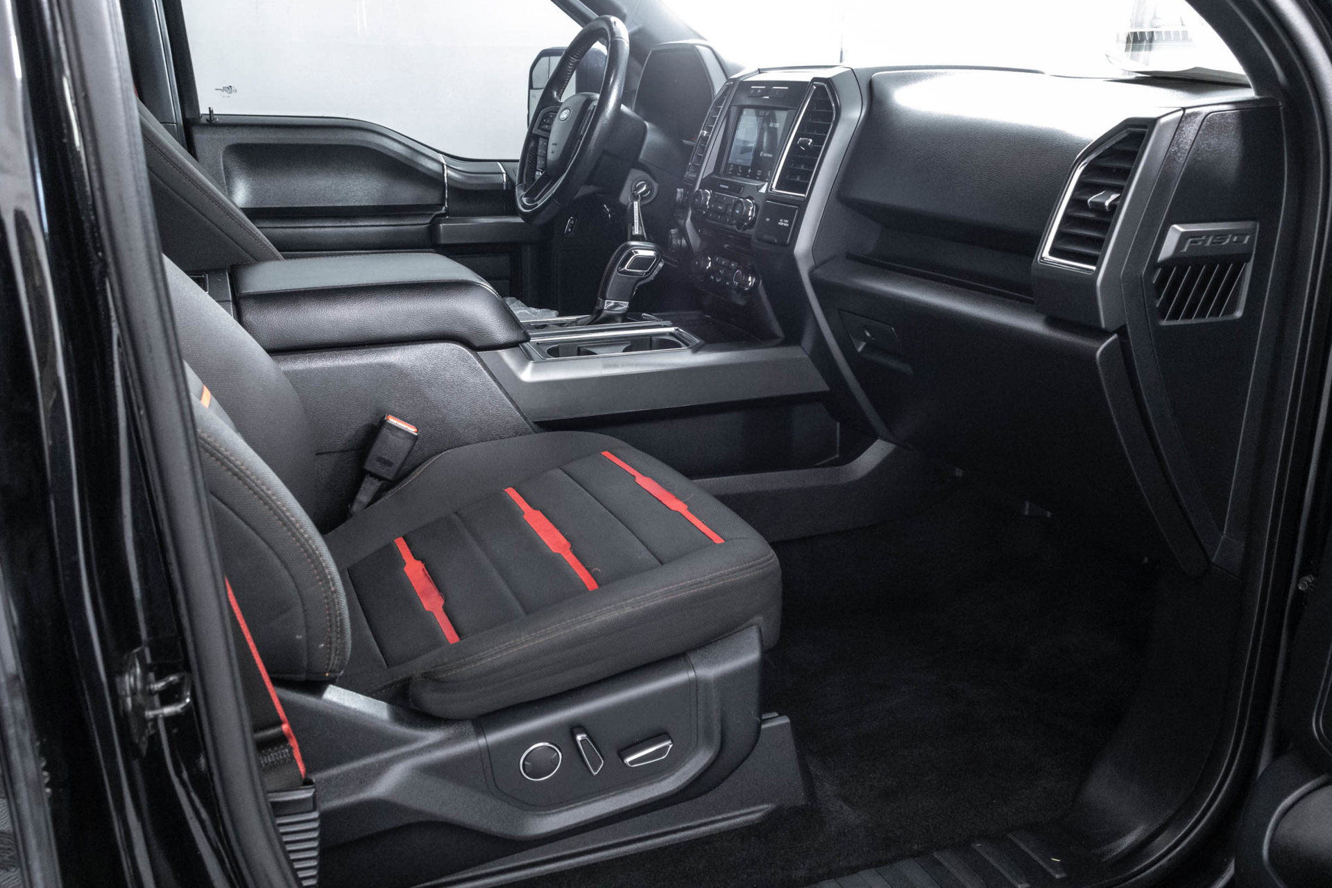 Used 2016 Ford F150 XLT w/ Equipment Group 302A Luxury AWD/4WD image 42