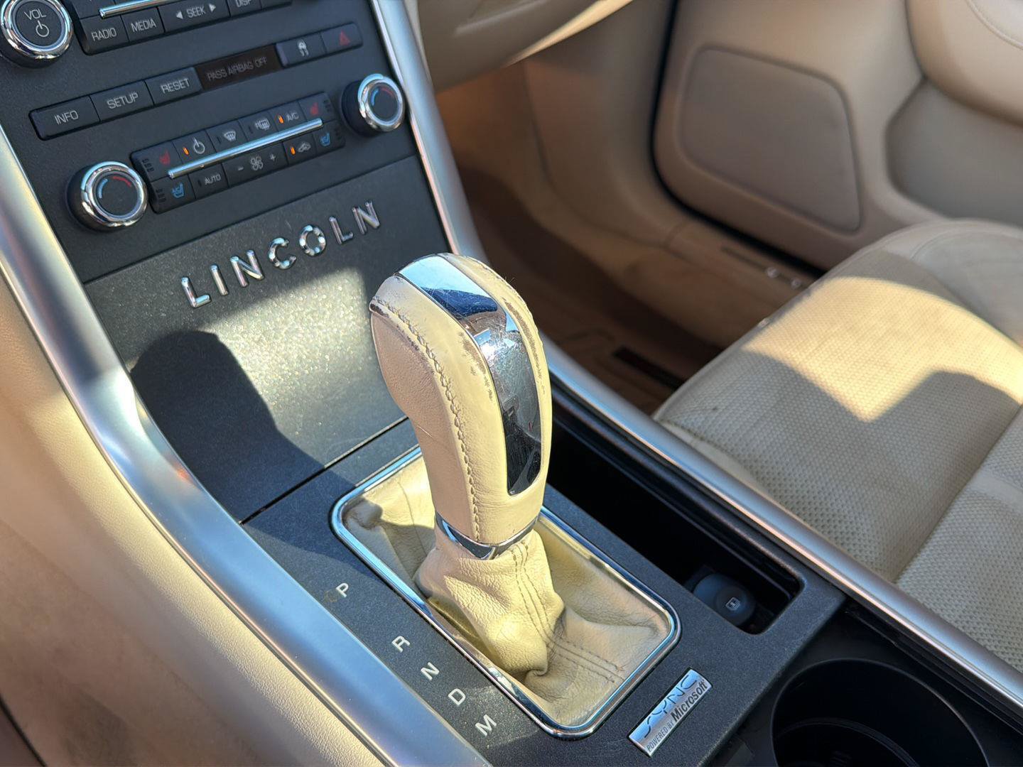 Used 2010 Lincoln MKS FWD image 31