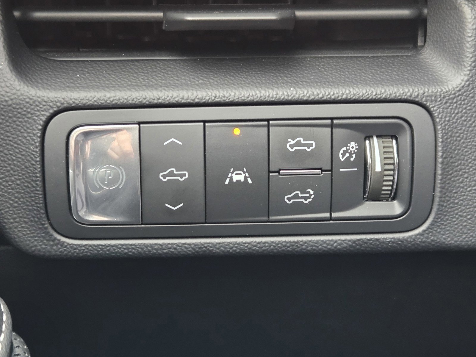 Certified 2024 GMC Sierra EV Denali image 23