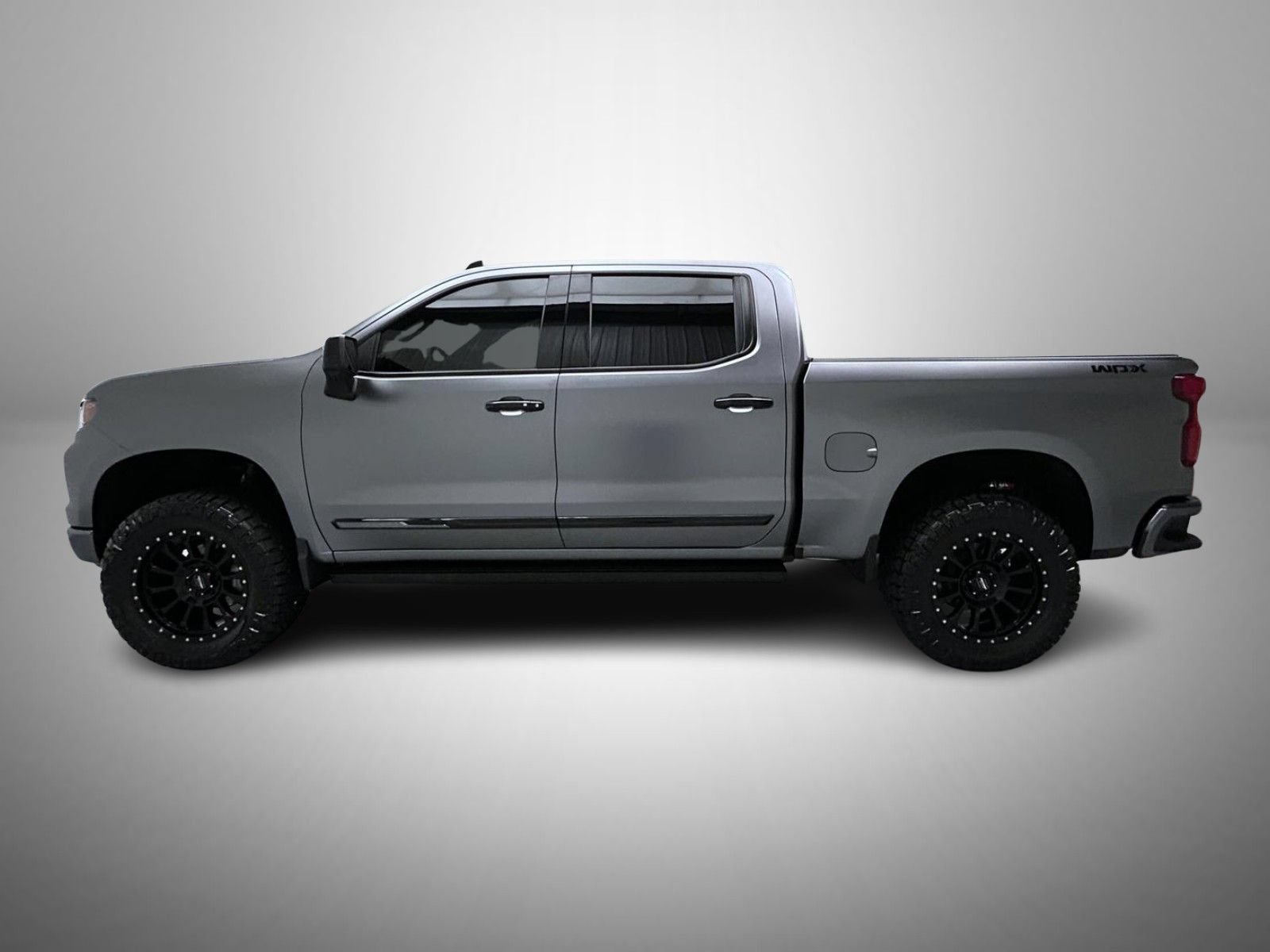 Used 2026 Chevrolet Silverado 1500 High Country w/ Midnight Edition AWD/4WD image 8