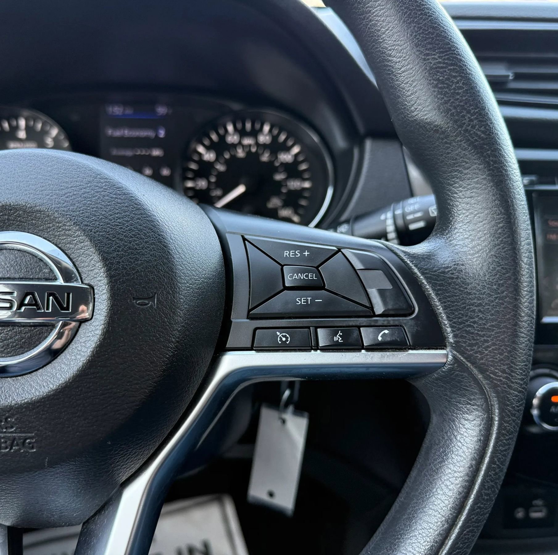 Used 2018 Nissan Rogue S image 13