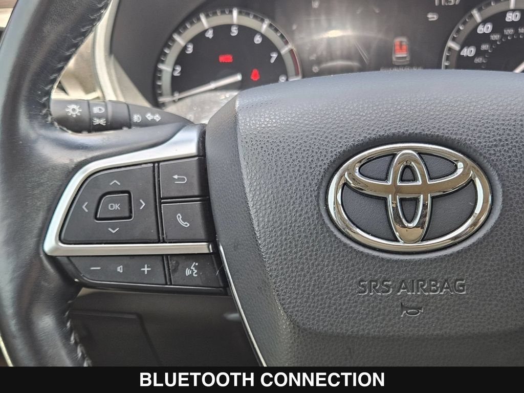 Used 2021 Toyota Highlander XLE AWD/4WD image 25