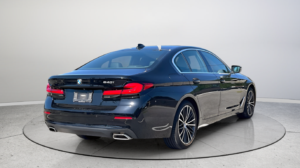 Used 2023 BMW 540i w/ Convenience Package RWD image 4