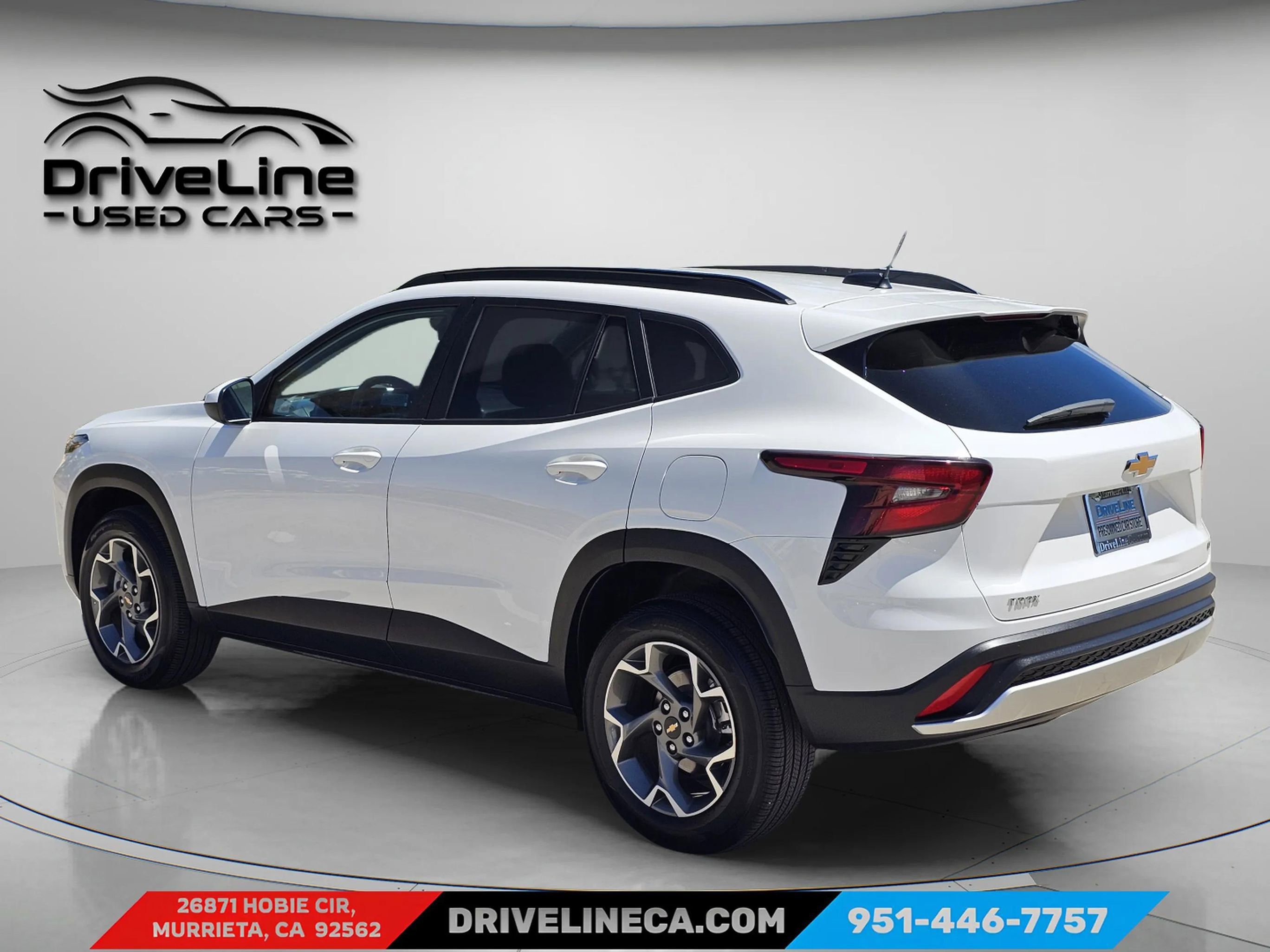 Used 2025 Chevrolet Trax LT FWD image 8
