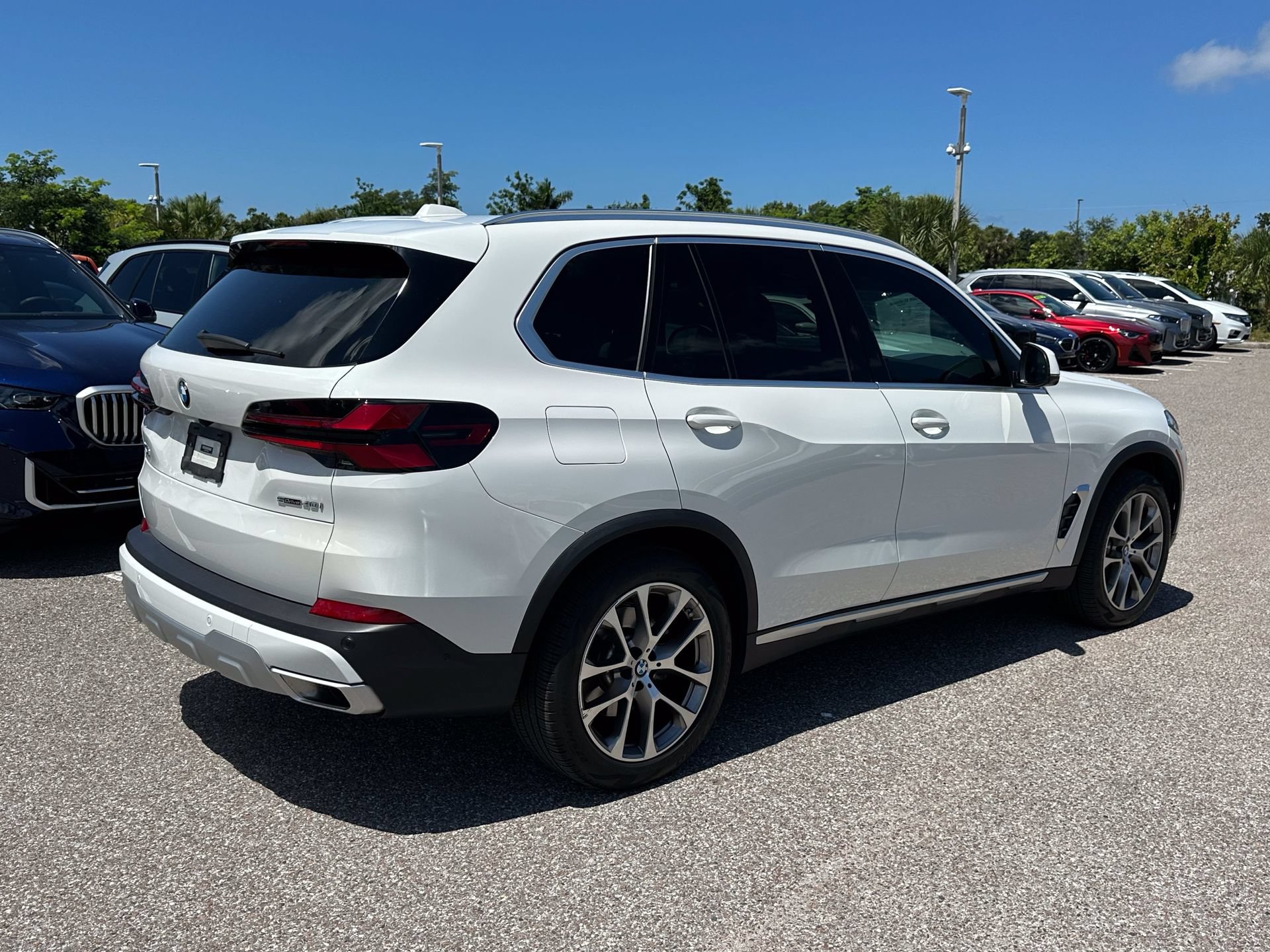 Certified 2024 BMW X5 sDrive40i w/ Premium Package RWD image 4