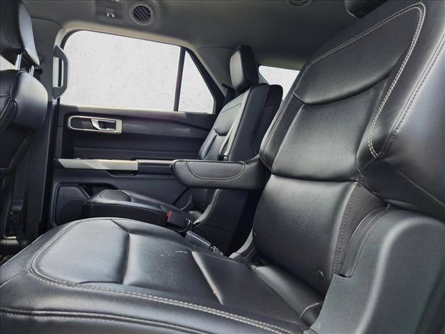 Used 2021 Ford Explorer XLT w/ Equipment Group 202A AWD/4WD image 12