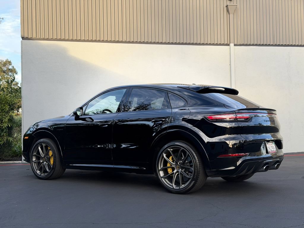 Used 2023 Porsche Cayenne Turbo S AWD/4WD image 9