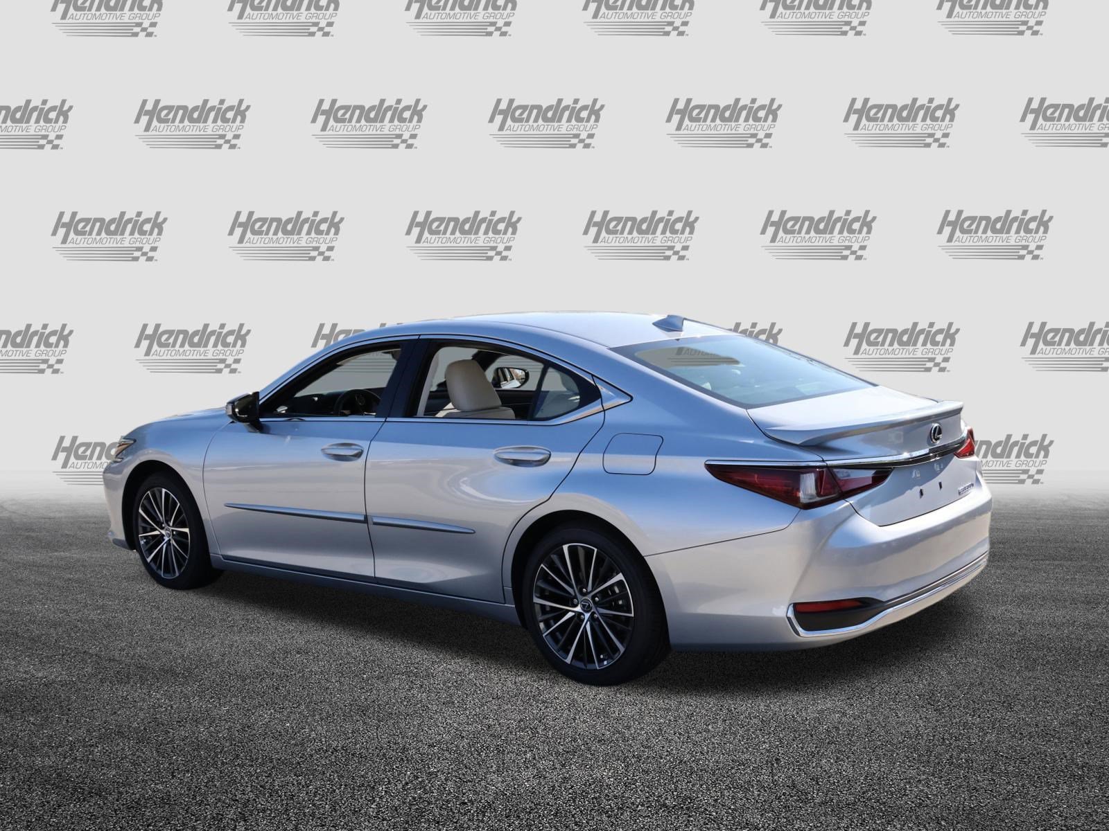 Used 2025 Lexus ES 300h w/ Premium Package image 7