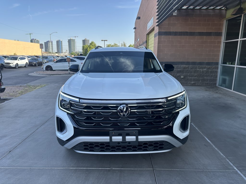 Used 2024 Volkswagen Atlas Peak Edition SEL AWD/4WD image 8