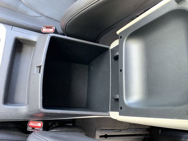 Used 2022 Kia Carnival LX image 25
