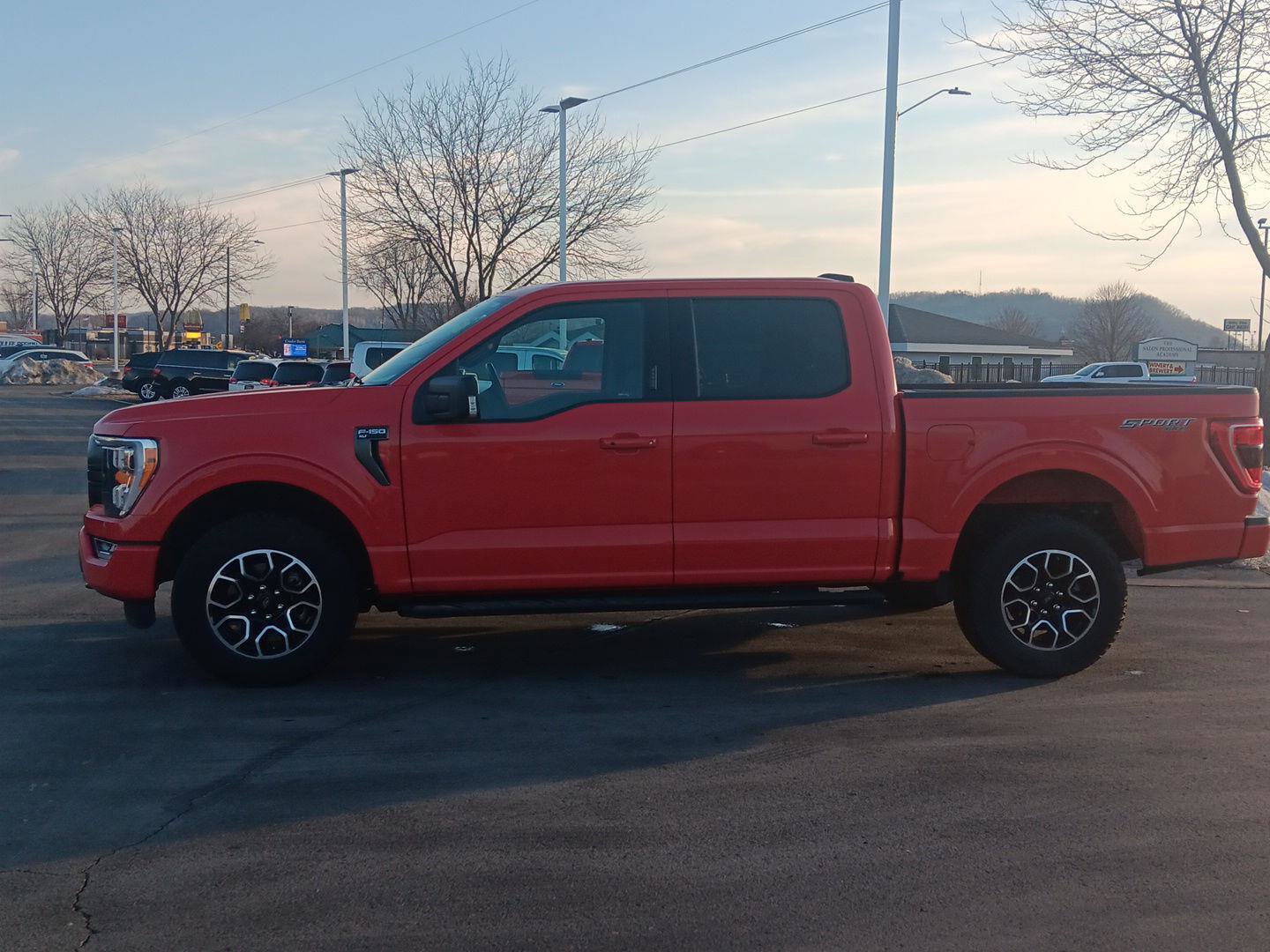 Used 2022 Ford F150 XLT w/ Equipment Group 302A High image 8