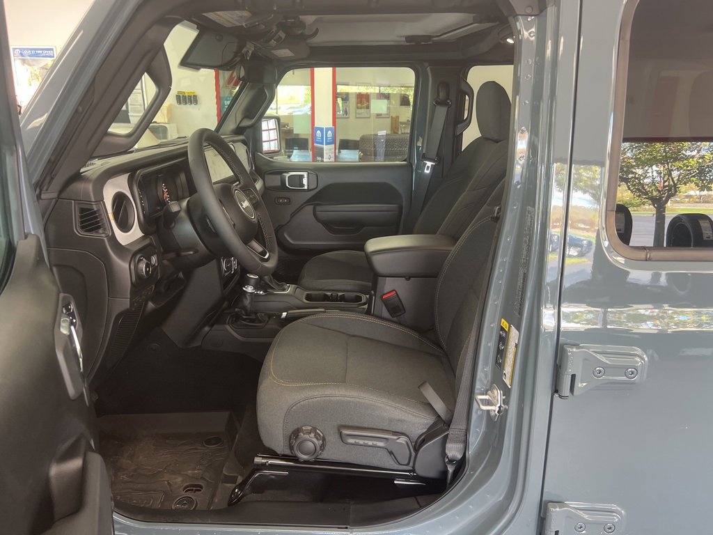 Certified 2025 Jeep Wrangler Sport S image 5