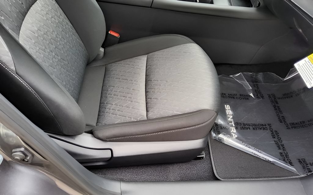 New 2026 Nissan Sentra SV w/ SV Convenience Package FWD image 37