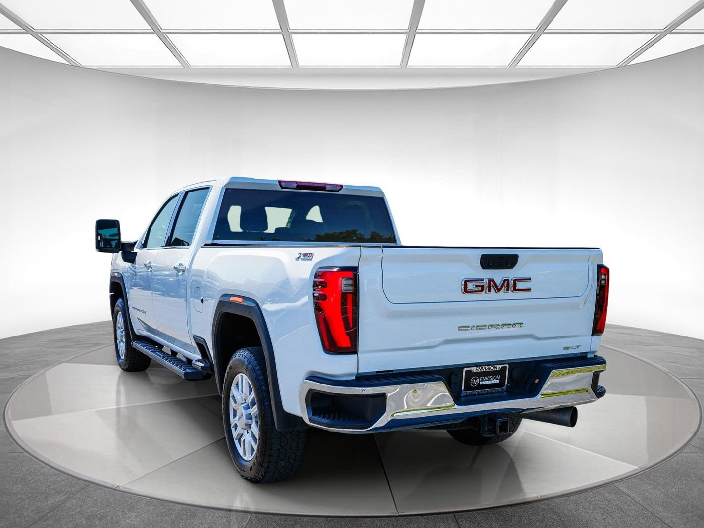 Used 2024 GMC Sierra 2500 SLT AWD/4WD image 2