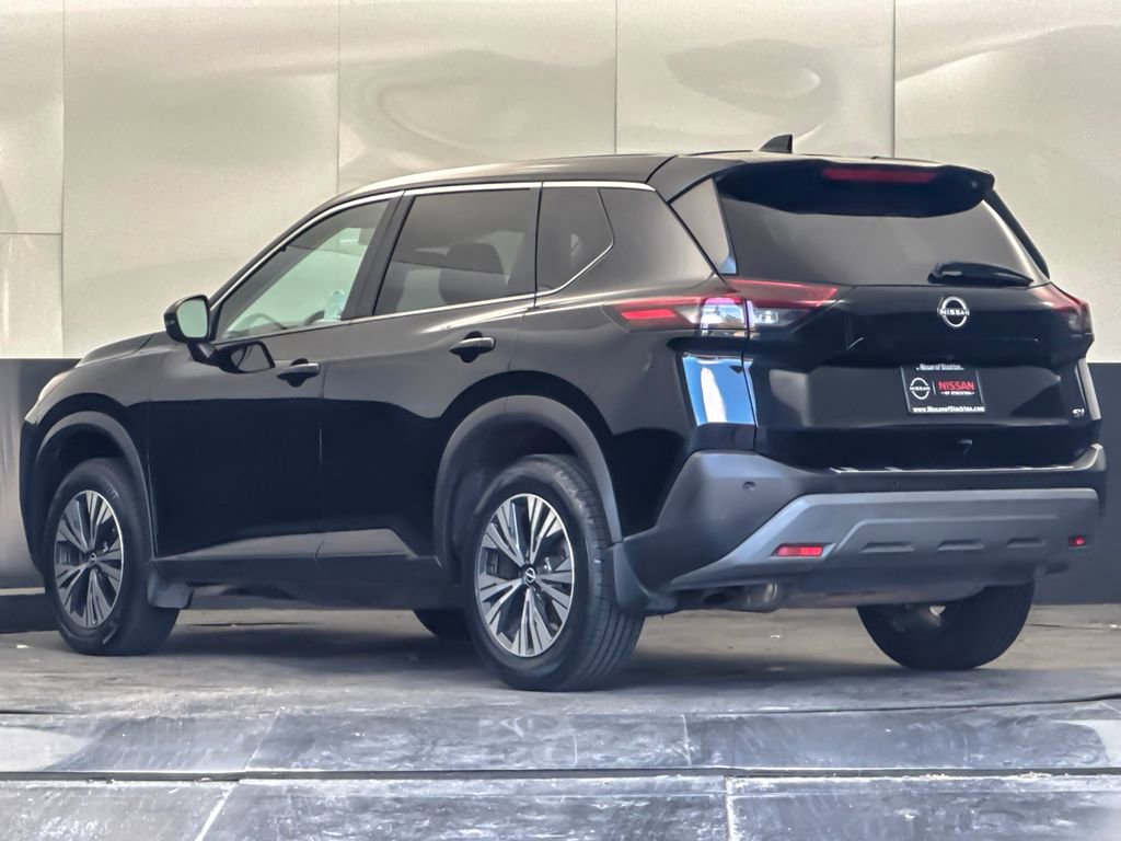Used 2023 Nissan Rogue SV FWD image 5