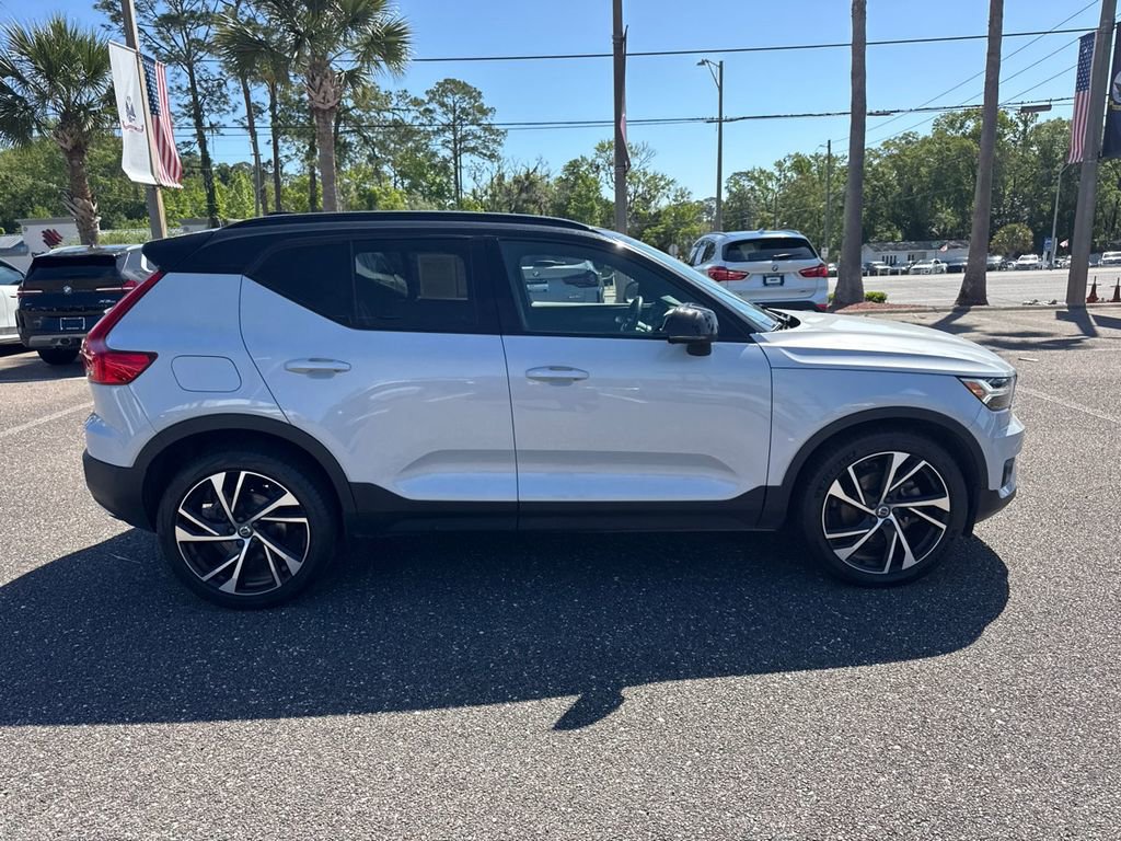 Used 2020 Volvo XC40 T5 R-Design