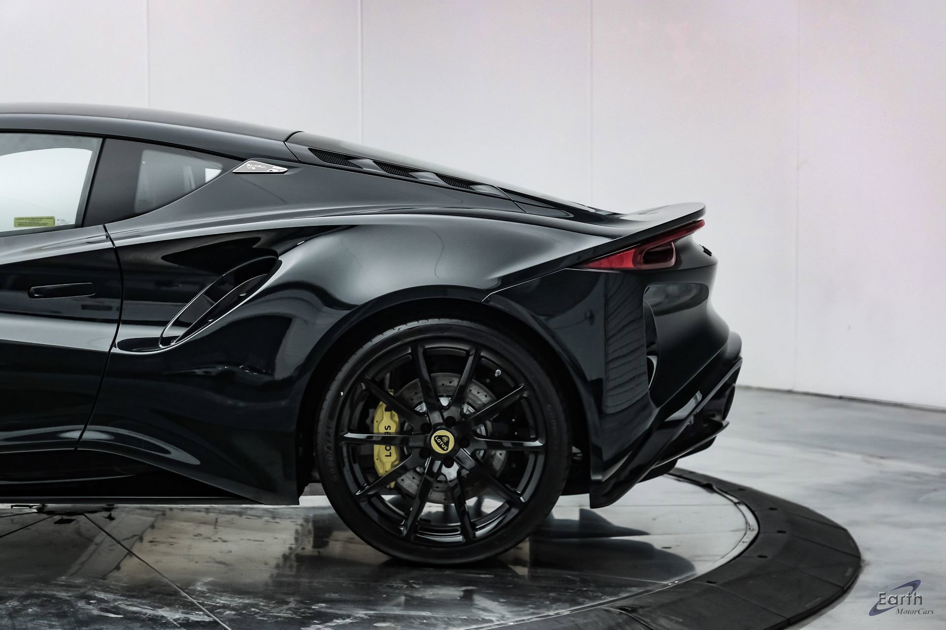 Used 2025 Lotus Emira RWD image 8