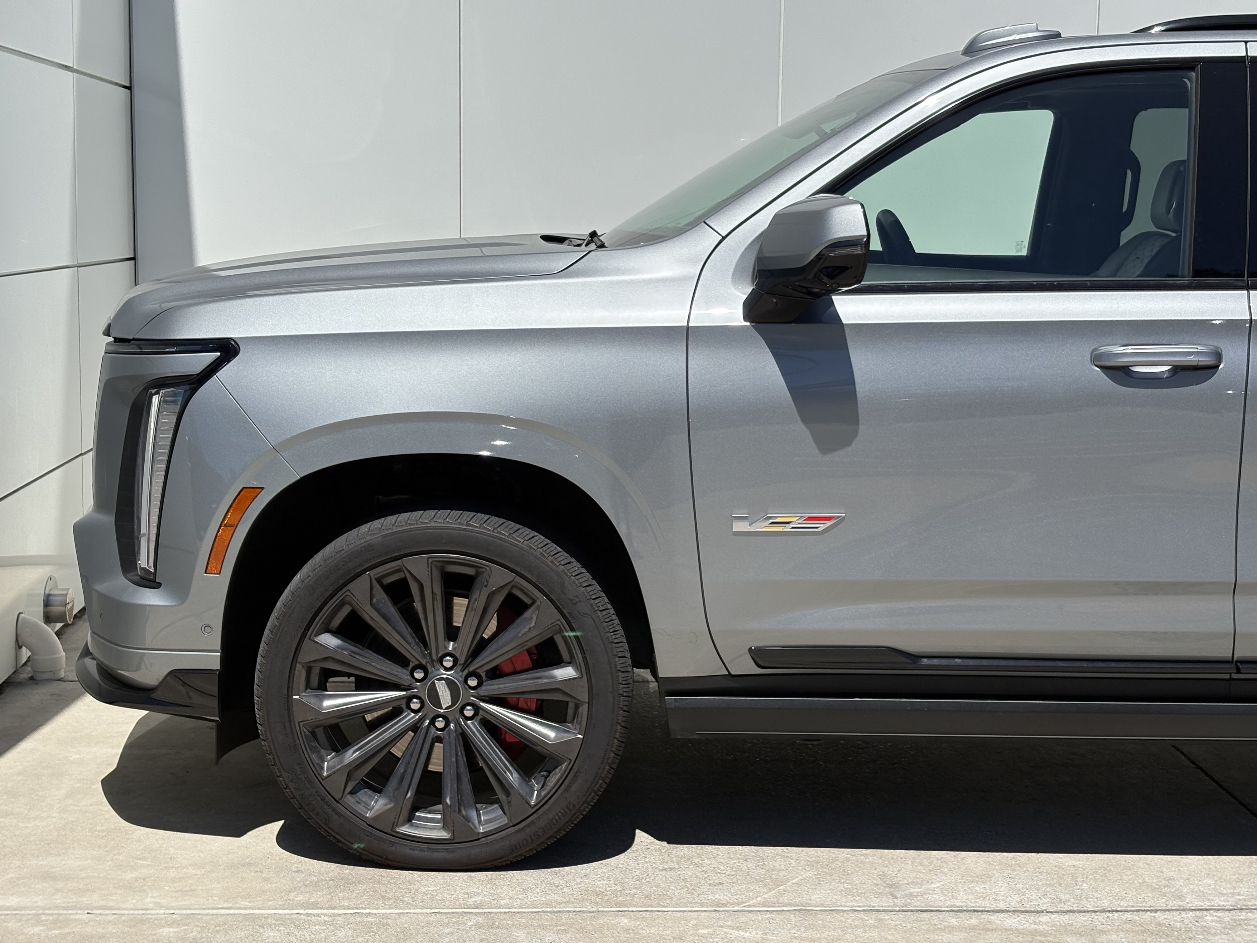 Certified 2025 Cadillac Escalade ESV V AWD/4WD image 5