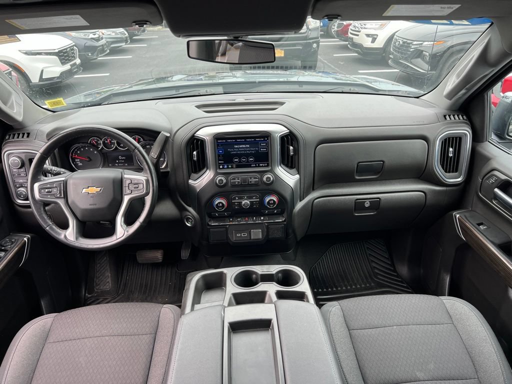 Used 2022 Chevrolet Silverado 1500 LT AWD/4WD image 18