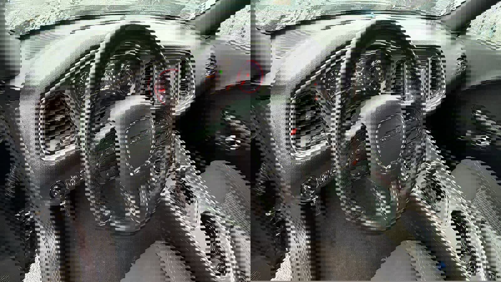 Used 2020 Dodge Challenger SXT w/ Blacktop Package image 10