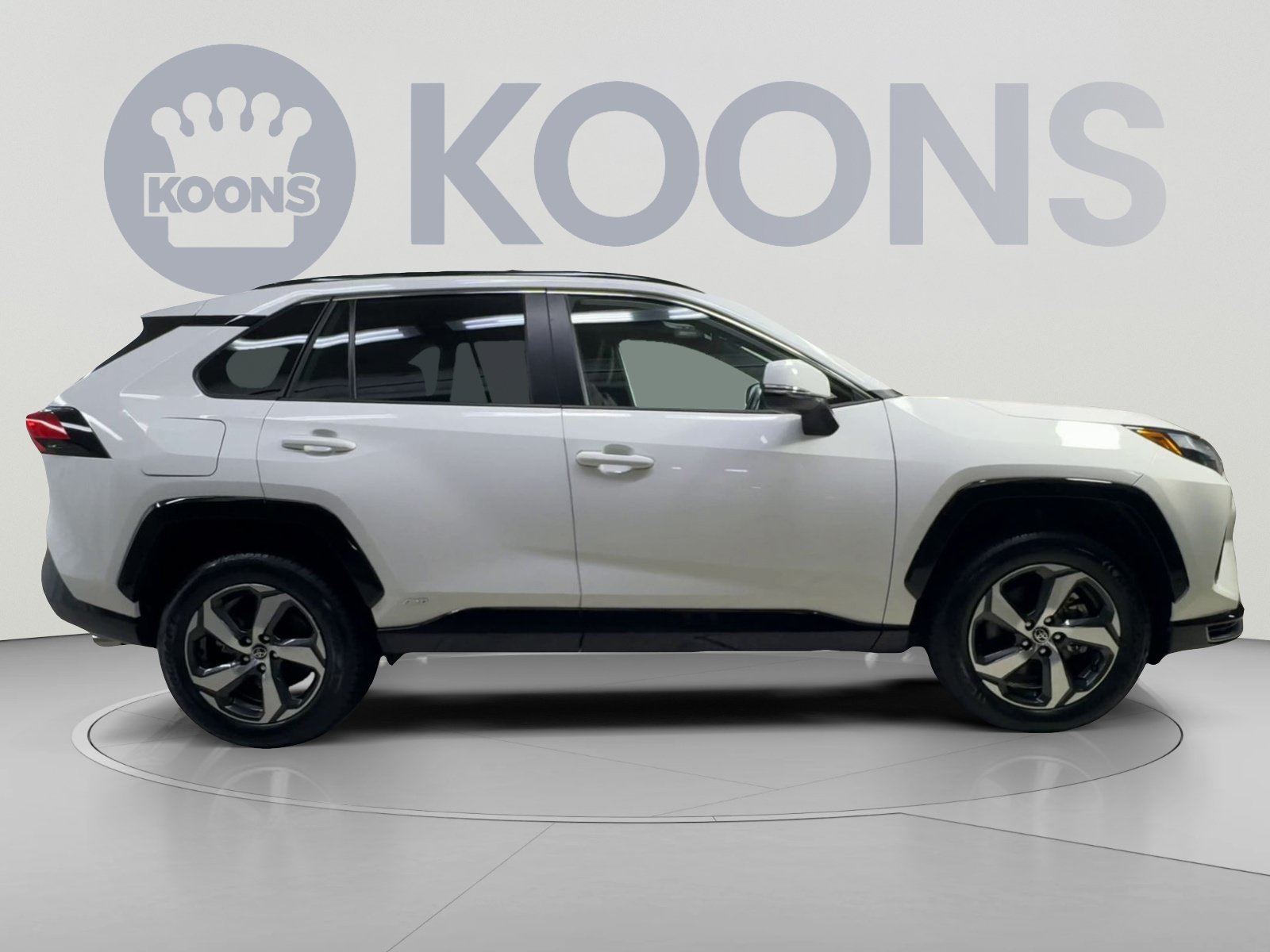 Used 2025 Toyota RAV4 SE w/ Weather & Moonroof Package AWD/4WD image 12