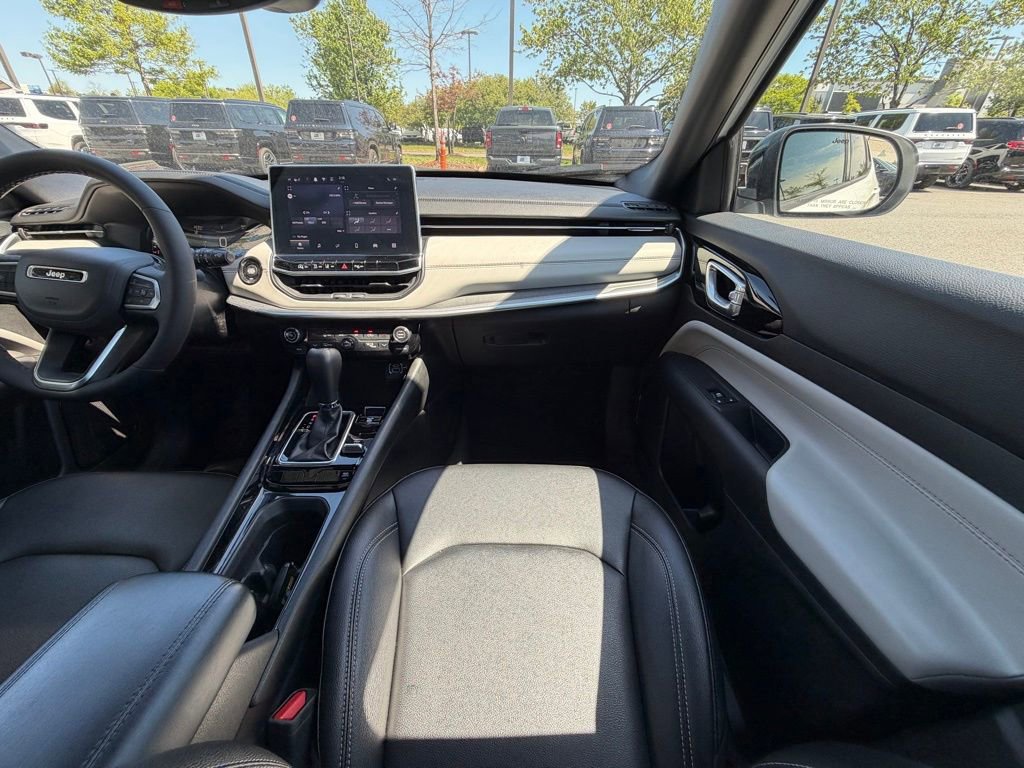 Certified 2025 Jeep Compass Limited AWD/4WD image 20