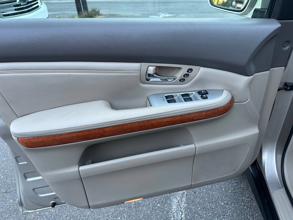 Used 2006 Lexus RX 330 FWD image 18
