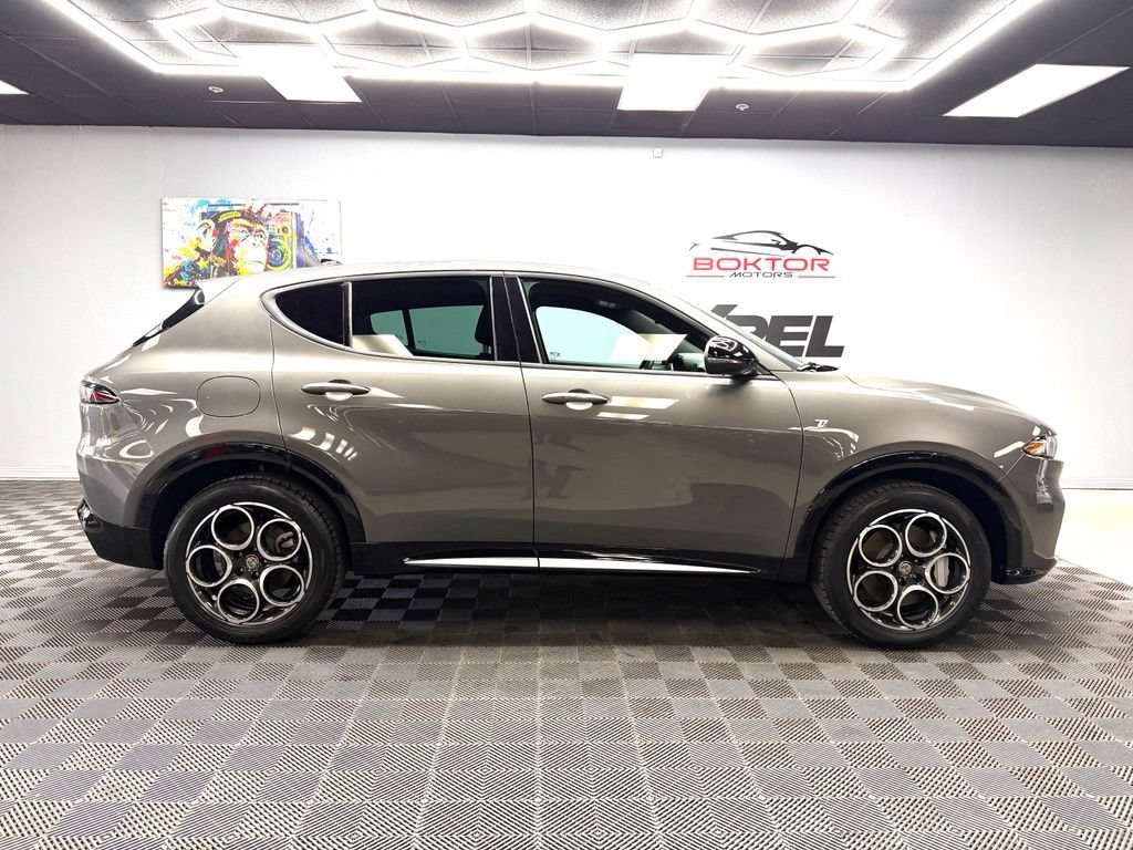 Used 2024 Alfa Romeo Tonale Ti AWD/4WD image 17