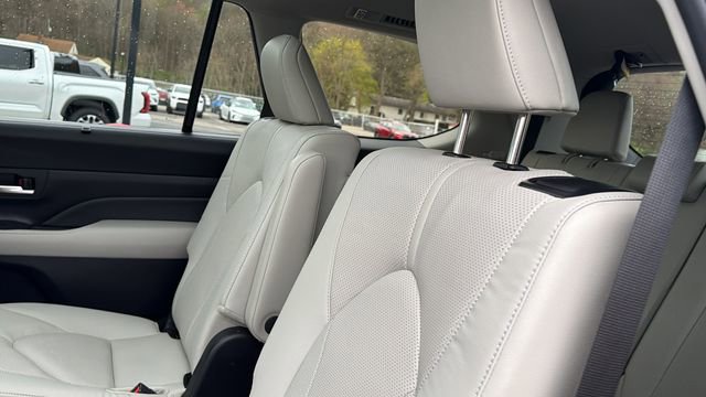 Certified 2025 Toyota Grand Highlander FWD image 26