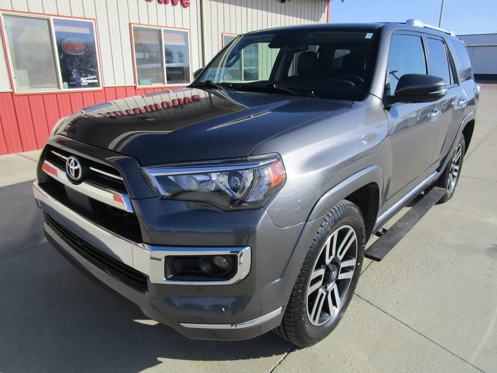 Used 2022 Toyota 4Runner Limited AWD/4WD image 3