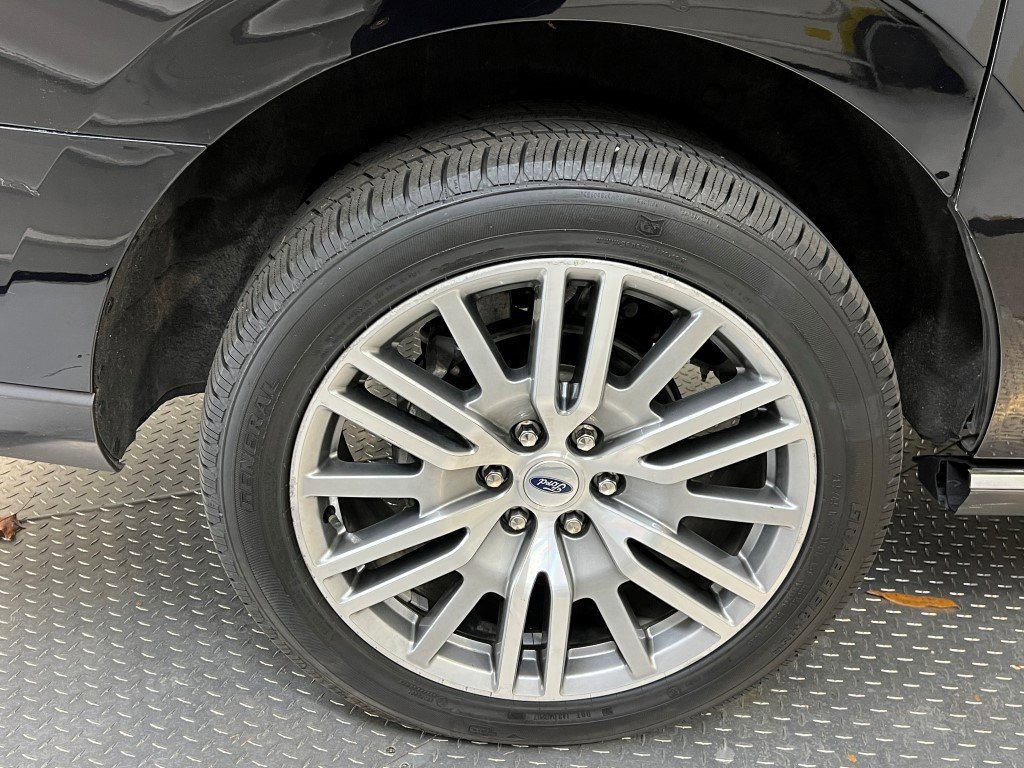 Used 2022 Ford Expedition Max Limited image 14