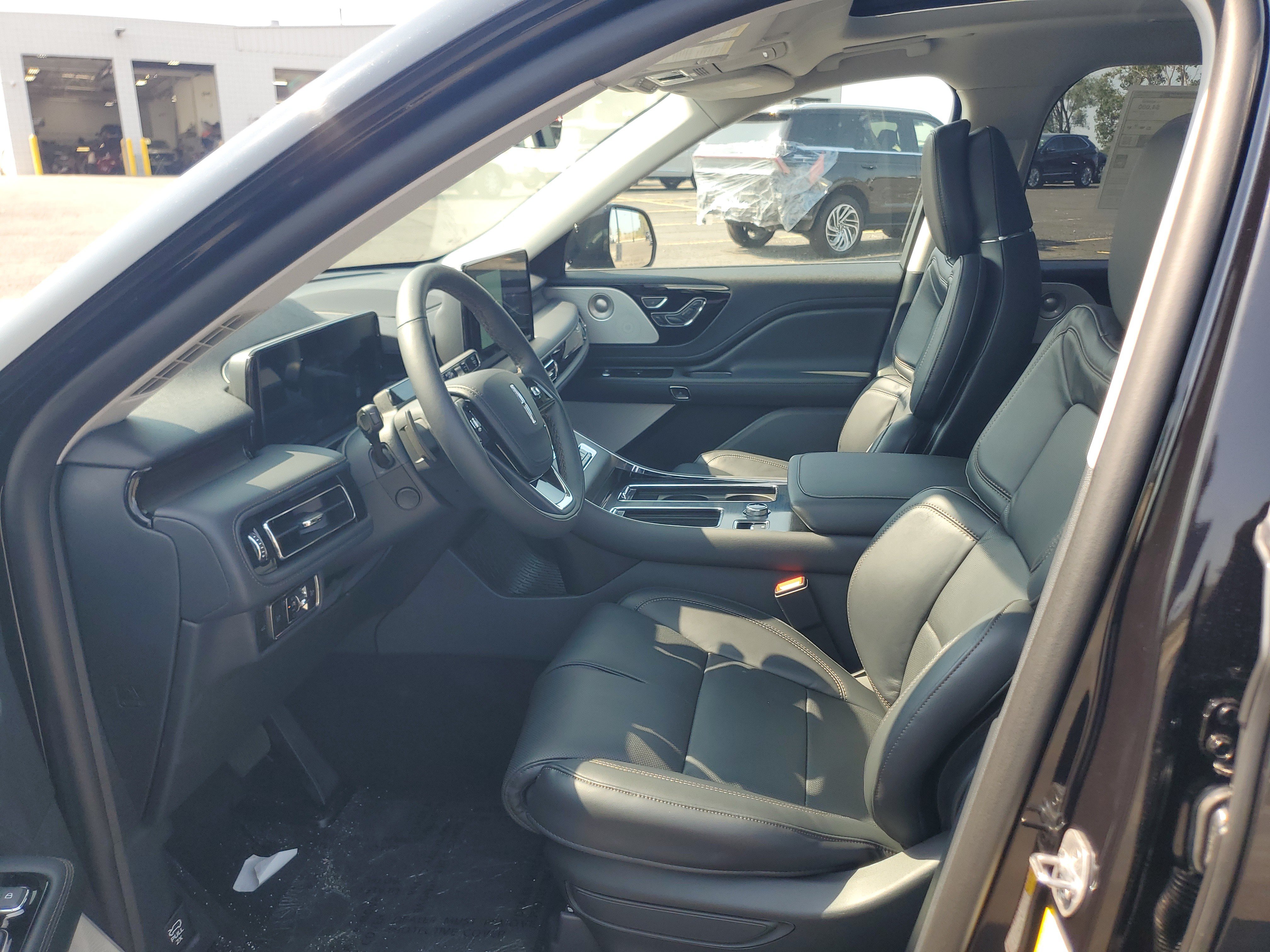 New 2026 Lincoln Aviator Reserve AWD/4WD image 11