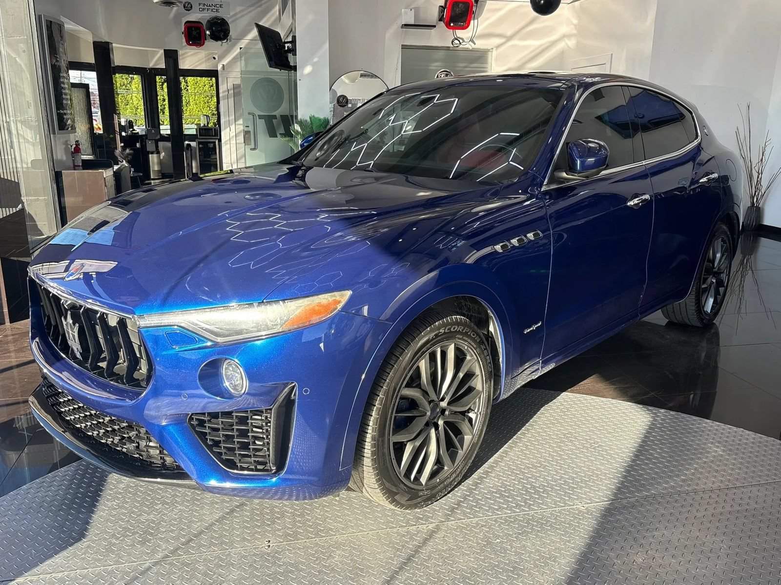 Used 2019 Maserati Levante GranSport AWD/4WD image 11