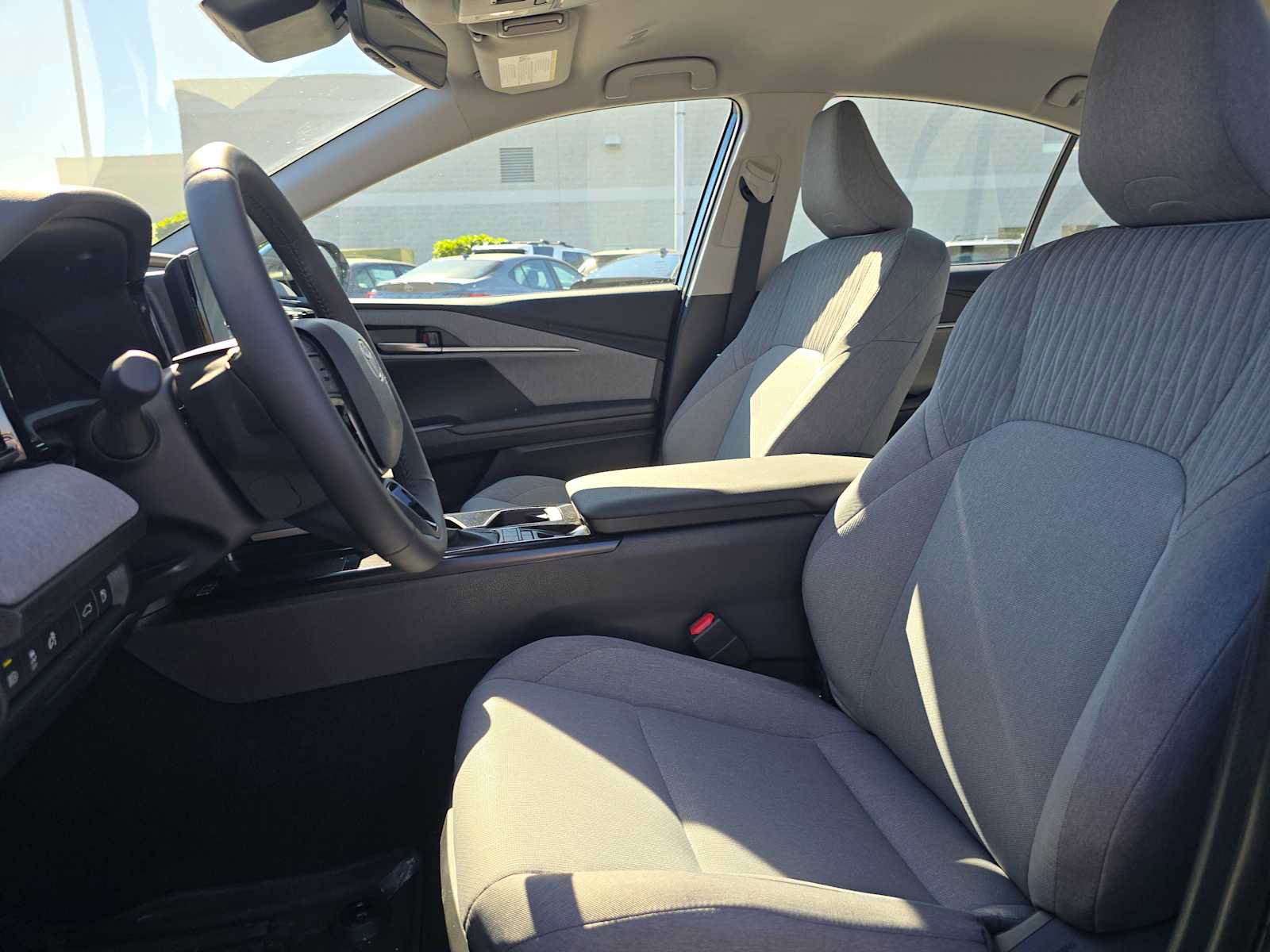 Used 2025 Toyota Camry LE image 23