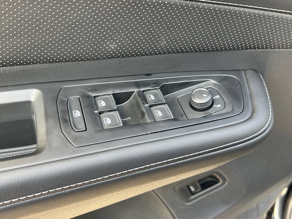 New 2026 Volkswagen Atlas Cross Sport SE AWD/4WD image 18