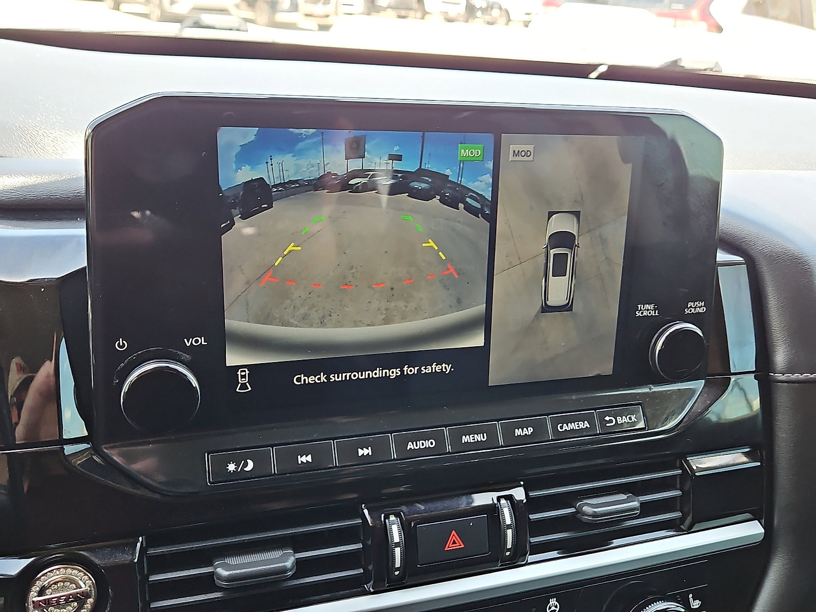 Used 2022 Nissan Pathfinder SL FWD image 15