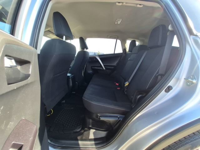 Used 2018 Toyota RAV4 LE image 12