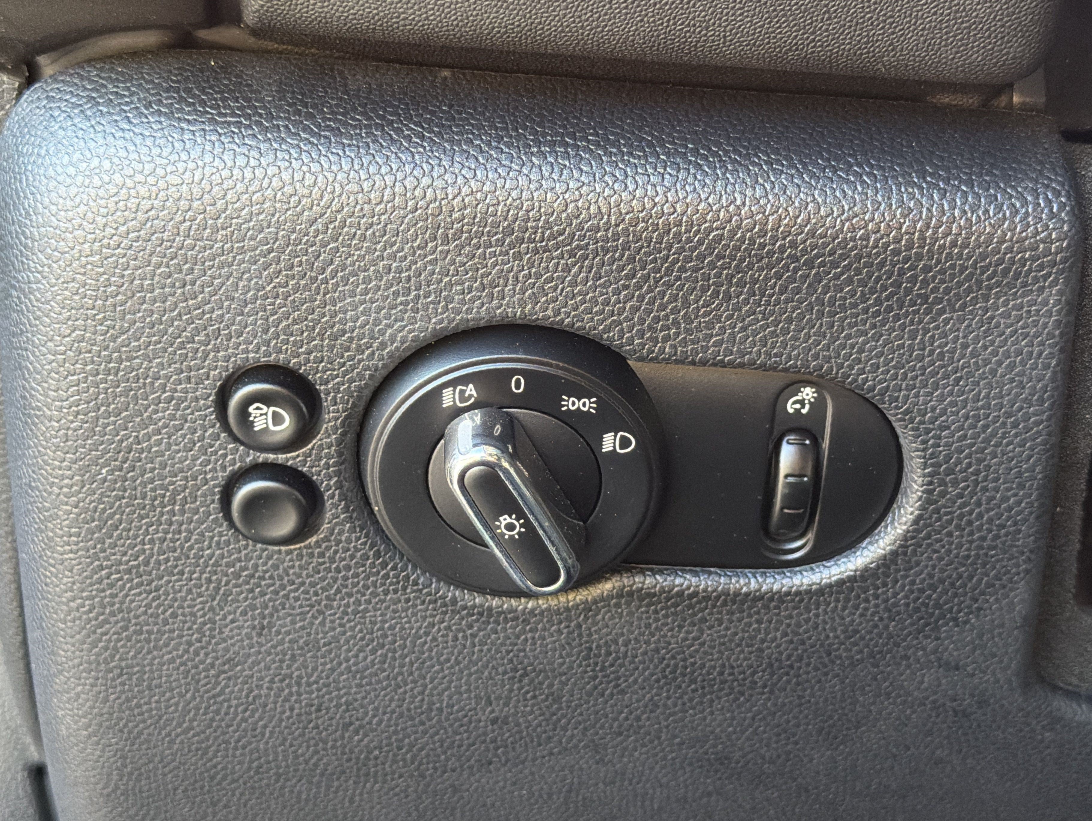 Used 2024 MINI Cooper SE FWD image 28