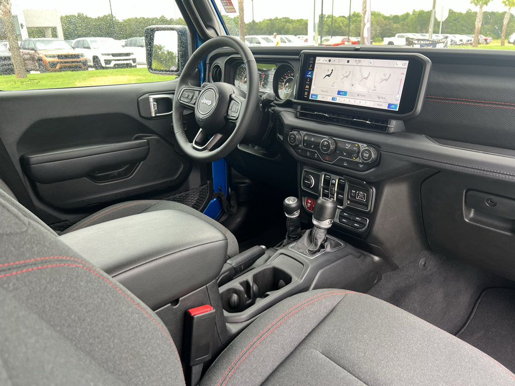 Certified 2025 Jeep Wrangler Unlimited Rubicon w/ Convenience Group AWD/4WD image 15