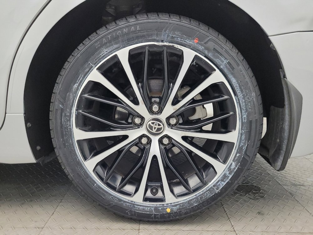 Used 2020 Toyota Camry SE image 31