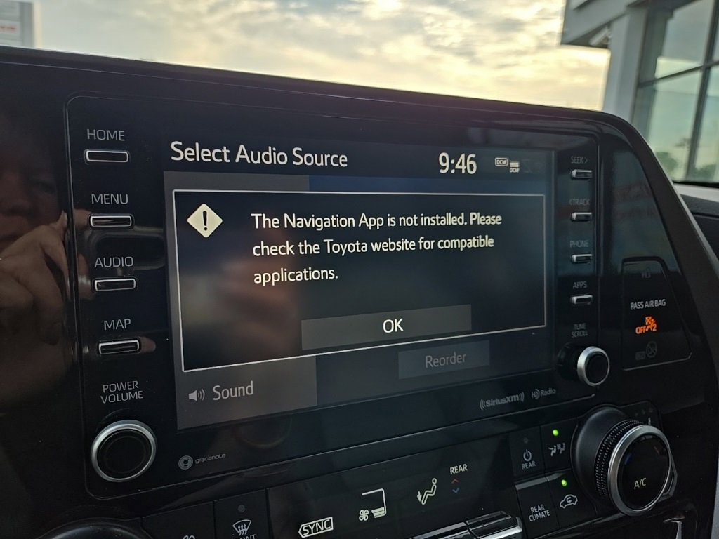 Used 2021 Toyota Highlander XLE image 53