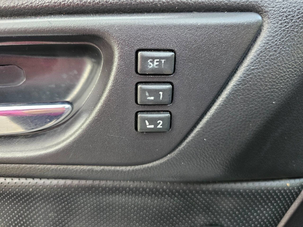 Used 2017 Subaru Legacy 3.6R Limited image 10